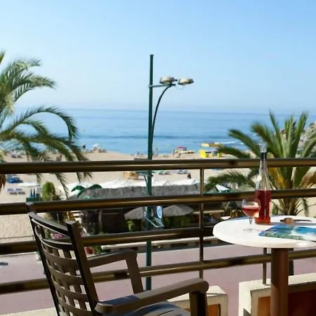 アパート Almirall *