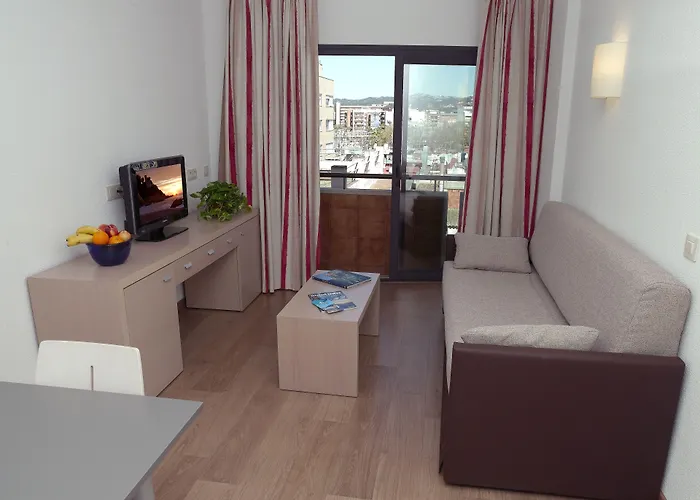 Almirall * Λορέτ Ντε Μαρ