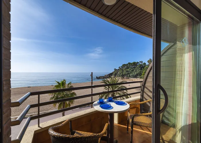 Almirall * Λορέτ Ντε Μαρ