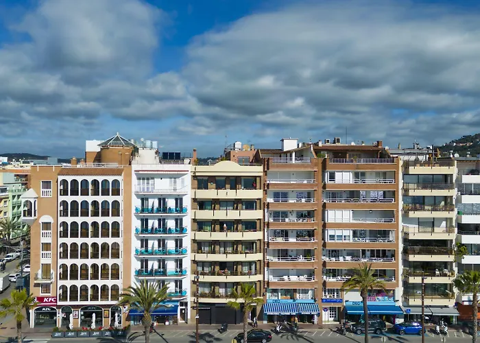 알미랄 아파트먼트