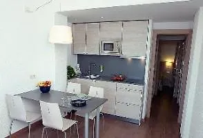 알미랄 아파트먼트 아파트 *