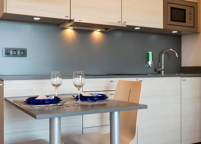 Almirall アパート